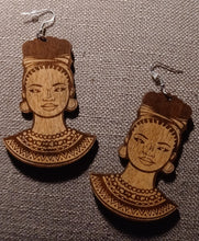 Load image into Gallery viewer, Unique African queen midi dress and earrings 2xl Kargo Fresh