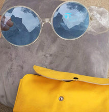 Load image into Gallery viewer, Vintage 1960s Made in Italy Darkin Bug Eye Chameleon Shades Kargo Fresh