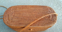 Load image into Gallery viewer, Vintage 1970s Rattan Hamper Purse Kargo Fresh
