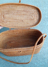 Load image into Gallery viewer, Vintage 1970s Rattan Hamper Purse Kargo Fresh