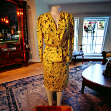 Load image into Gallery viewer, Vintage 1980s secretary skirt set small Kargo Fresh