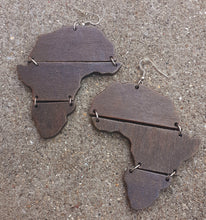 Load image into Gallery viewer, Vintage Africa Wooden Earrings Kargo Fresh