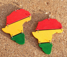 Load image into Gallery viewer, Vintage Africa Wooden Earrings Kargo Fresh
