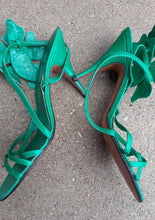 Load image into Gallery viewer, Vintage Beverly Feldman Flower Strappy Heels Size 7.5 Kargo Fresh