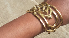 Load image into Gallery viewer, Vintage Brass Bangle Kargo Fresh