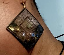 Load image into Gallery viewer, Vintage Brutalist Carved Brass and Copper Modernist Necklace Kargo Fresh