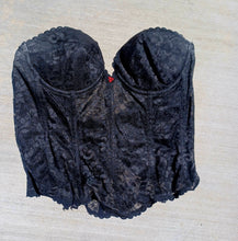 Load image into Gallery viewer, Vintage Carnival black lace bustier 38 B Kargo Fresh
