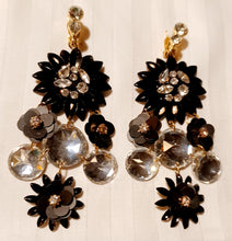 Load image into Gallery viewer, Vintage Chunky Metal and Rhinstone Flower Clip Earrings Kargo Fresh
