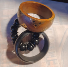 Load image into Gallery viewer, Vintage Chunky Wooden Bangle Set Kargo Fresh