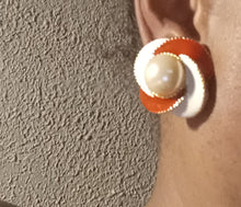 Load image into Gallery viewer, Vintage Chunky enameled faux pearl clip on studs Kargo Fresh