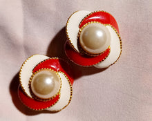 Load image into Gallery viewer, Vintage Chunky enameled faux pearl clip on studs Kargo Fresh