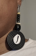 Load image into Gallery viewer, Vintage Cowrie shell wide belt choker and handmade earrings set Kargo Fresh