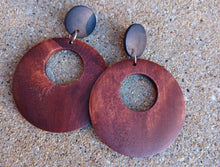 Load image into Gallery viewer, Vintage Hand beaded Walnut Wood Elastic Belt bracelet necklace and earrings set Kargo Fresh