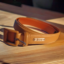 Load image into Gallery viewer, Vintage Leather Ralph Lauren Belt Size Ladies Medium Kargo Fresh
