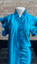 Load image into Gallery viewer, Vintage Lois Martin Robe Large Kargo Fresh