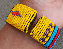 Load image into Gallery viewer, Vintage Maasai Hand beaded Bracelet Kargo Fresh