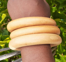 Load image into Gallery viewer, Vintage Natural Wood Bangle Set Kargo Fresh