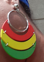 Load image into Gallery viewer, Vintage Natural Wood RGY Bracelet and Earring Set Kargo Fresh