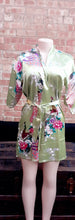Load image into Gallery viewer, Vintage Oriental village silk kimono robe L/Xl Kargo Fresh