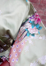 Load image into Gallery viewer, Vintage Oriental village silk kimono robe L/Xl Kargo Fresh