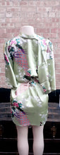 Load image into Gallery viewer, Vintage Oriental village silk kimono robe L/Xl Kargo Fresh