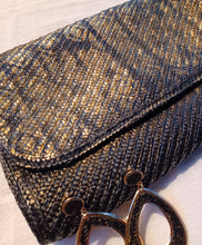 Load image into Gallery viewer, Vintage Straw Clutch and Earrings Set Kargo Fresh