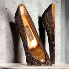 Load image into Gallery viewer, Vintage Valenti Franco Heels 7 Kargo Fresh