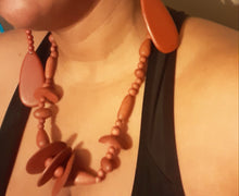 Load image into Gallery viewer, Vintage Wooden Necklace Set Kargo Fresh