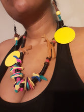 Load image into Gallery viewer, Vintage Wooden Necklace Set Kargo Fresh