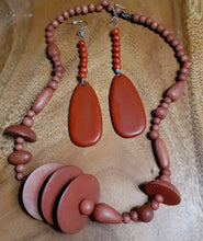 Load image into Gallery viewer, Vintage Wooden Necklace Set Kargo Fresh