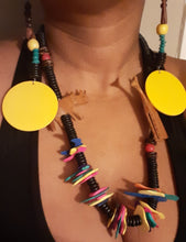 Load image into Gallery viewer, Vintage Wooden Necklace Set Kargo Fresh