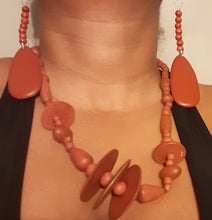 Load image into Gallery viewer, Vintage Wooden Necklace Set Kargo Fresh