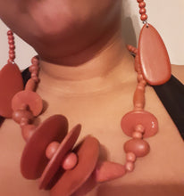 Load image into Gallery viewer, Vintage Wooden Necklace Set Kargo Fresh