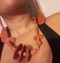 Load image into Gallery viewer, Vintage Wooden Necklace Set Kargo Fresh