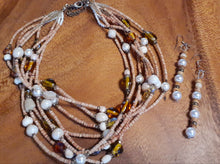 Load image into Gallery viewer, Vintage Wooden and Pearl Necklace Set Kargo Fresh