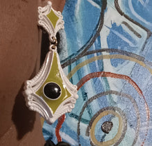 Load image into Gallery viewer, Vintage acrylic pop art clip on earrings 1970s Kargo Fresh