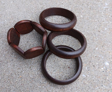 Load image into Gallery viewer, Vintage chunky wooden bangle set of 4 Kargo Fresh
