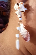 Load image into Gallery viewer, Vintage genuine sea shell clip on earrings 1970s Kargo Fresh