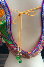 Load image into Gallery viewer, Vintage handmade Silk Indian Choli Size Small Kargo Fresh