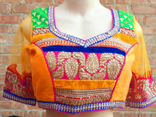 Load image into Gallery viewer, Vintage handmade Silk Indian Choli Size Small Kargo Fresh