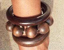 Load image into Gallery viewer, Vintage wooden Bangle Set of 3 Kargo Fresh