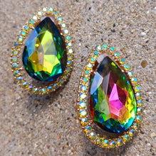 Load image into Gallery viewer, Blingy Runway gold Metal Rhinestone Clip On Stud Earrings and necklace set