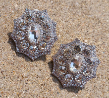 Load image into Gallery viewer, Blingy Runway Chunky silver Metal Rhinestone Cluster Clip On Earrings