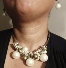 Load image into Gallery viewer, Handmade Chunky faux Pearl necklace Set Clip on earrings