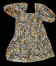 Load image into Gallery viewer, Vintage style Kaftan dress with matching earrings New with tags 2xl Rare