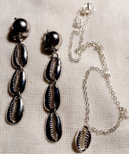 Load image into Gallery viewer, Handmade Clip On minimalist Cowrie Shell Earrings and necklace set