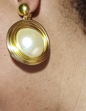 Load image into Gallery viewer, Handmade Abstract Wire and jumbo faux pearl Clip On Dangle Earrings