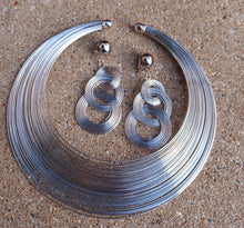 Load image into Gallery viewer, Abstract Wire Collar Necklace Set with matching clip on earrings New silver