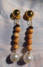 Load image into Gallery viewer, Handmade Minimalist Pearl and wood Dangle Clip On Earrings
