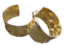 Load image into Gallery viewer, Rare Basket Style Gold Metal Hoop Earrings pierced